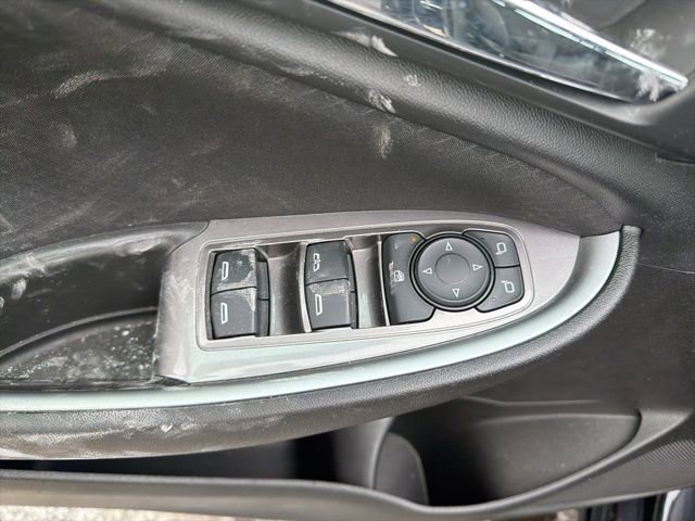 Used 2023 Chevrolet Malibu LT image 19