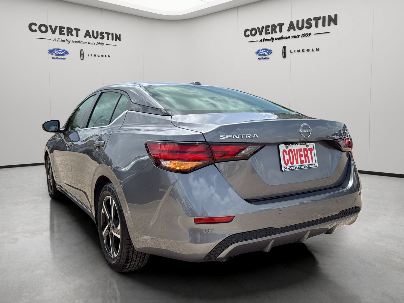 Used 2024 Nissan Sentra SV FWD image 3
