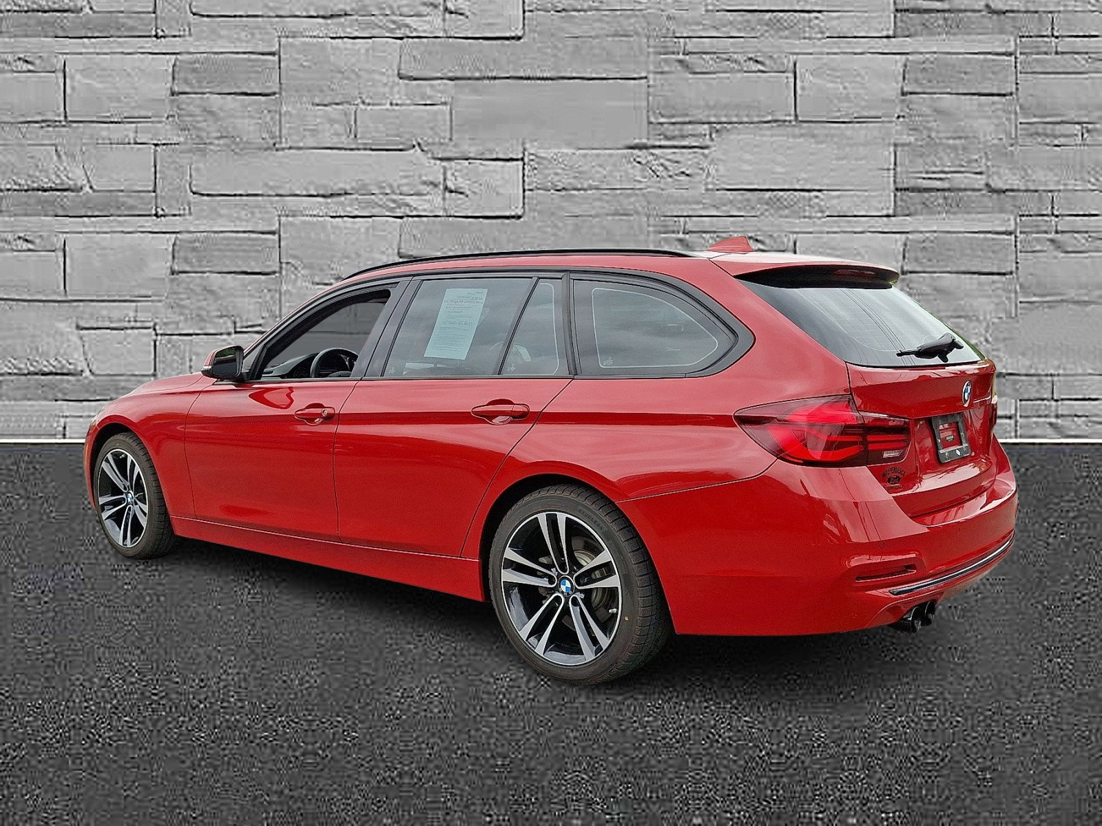 Used 2018 BMW 330i xDrive Wagon w/ Premium Package image 7