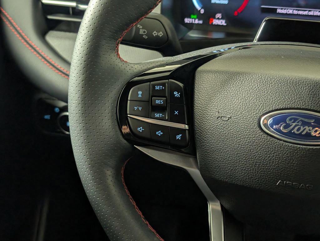 Certified 2025 Ford Explorer ST-Line w/ ST-Line Street Pack AWD/4WD image 18