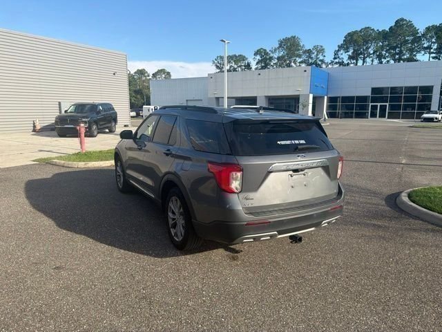 Certified 2023 Ford Explorer XLT w/ Equipment Group 202A RWD image 7