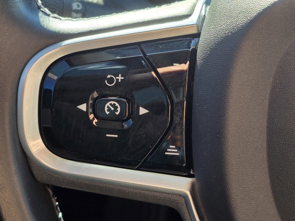 Used 2021 Volvo XC90 T6 Inscription w/ Lounge Package image 18