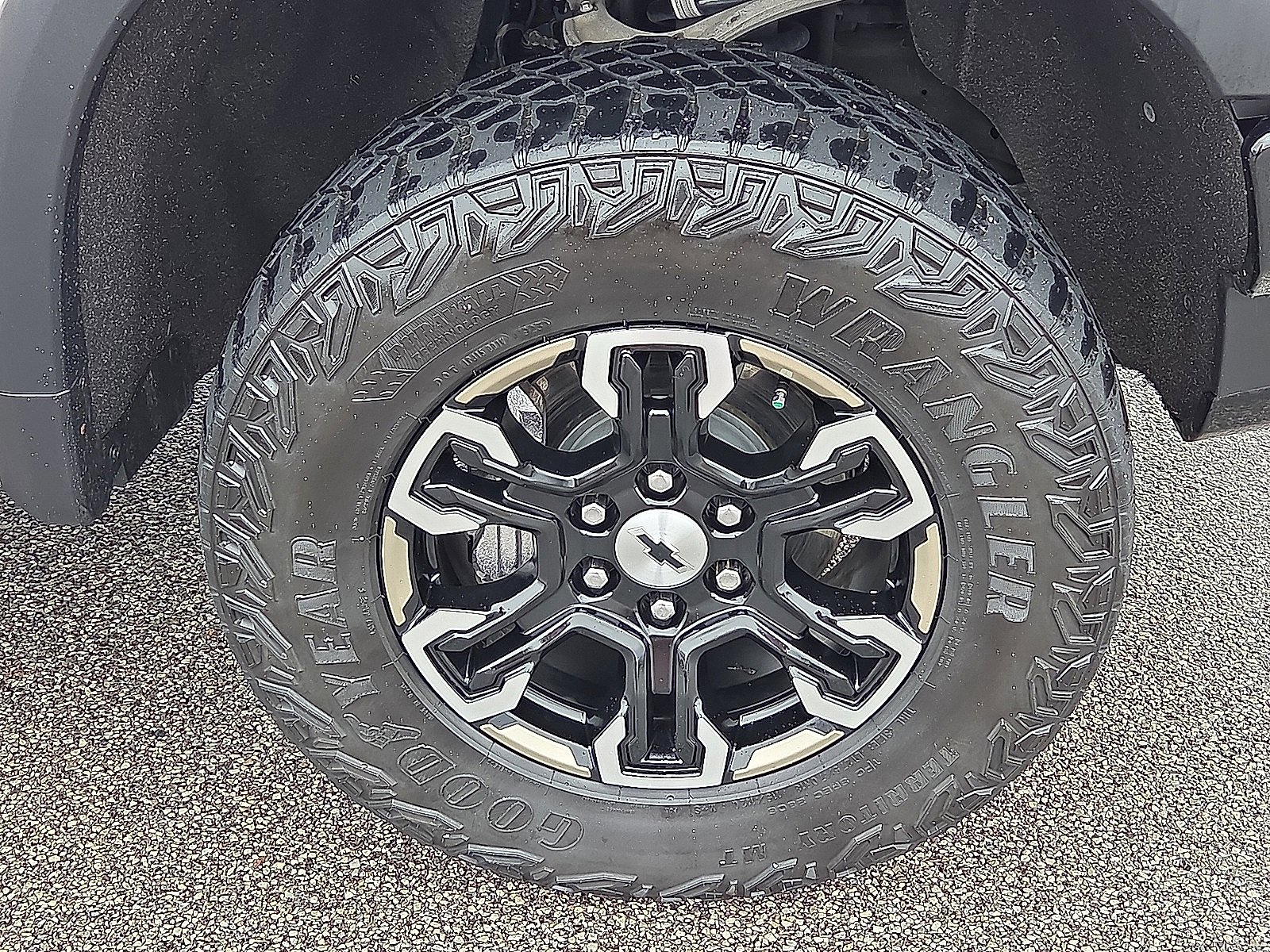 Used 2023 Chevrolet Silverado 1500 ZR2 image 25