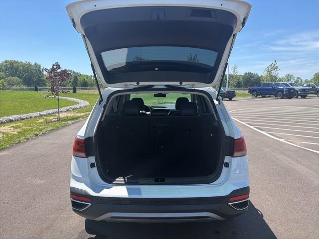 Used 2022 Volkswagen Taos SE w/ IQ.Drive SE Package AWD/4WD image 12