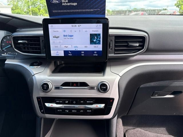 Certified 2024 Ford Explorer XLT w/ Equipment Group 202A AWD/4WD image 9