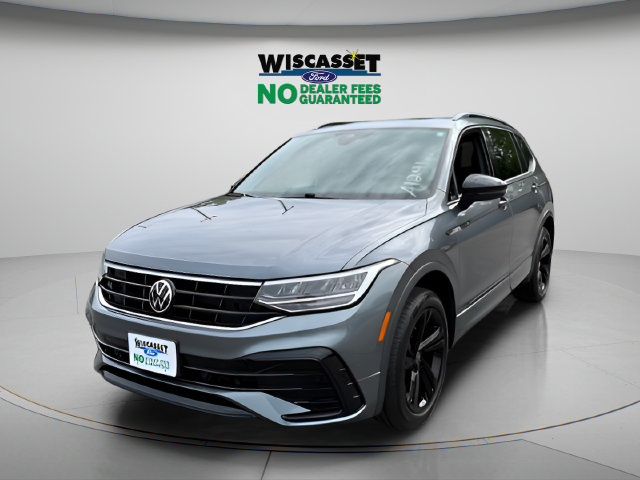 Used 2024 Volkswagen Tiguan SE R-Line AWD/4WD image 16