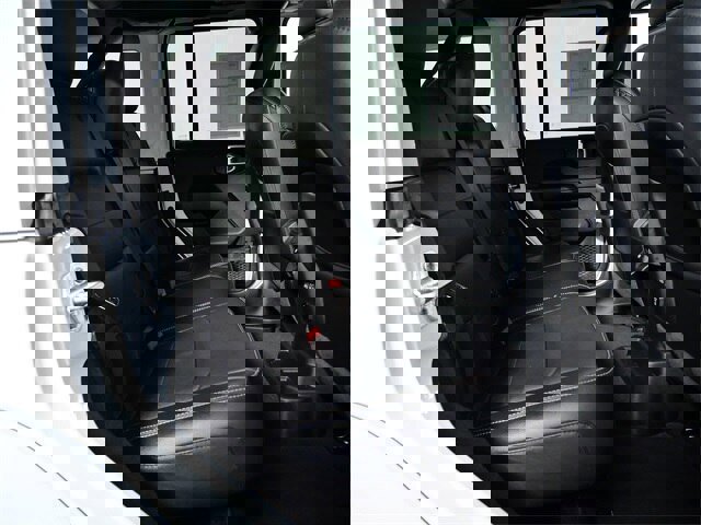 Used 2022 Jeep Wrangler Unlimited Sahara w/ Cold Weather Group image 13