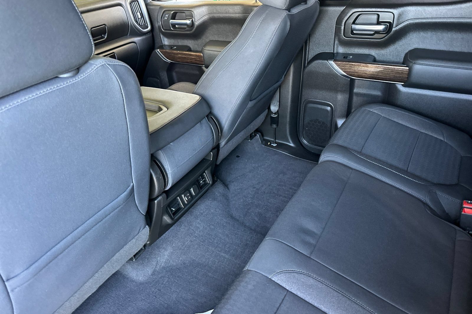 Used 2020 GMC Sierra 1500 Elevation w/ Elevation Value Package AWD/4WD image 12