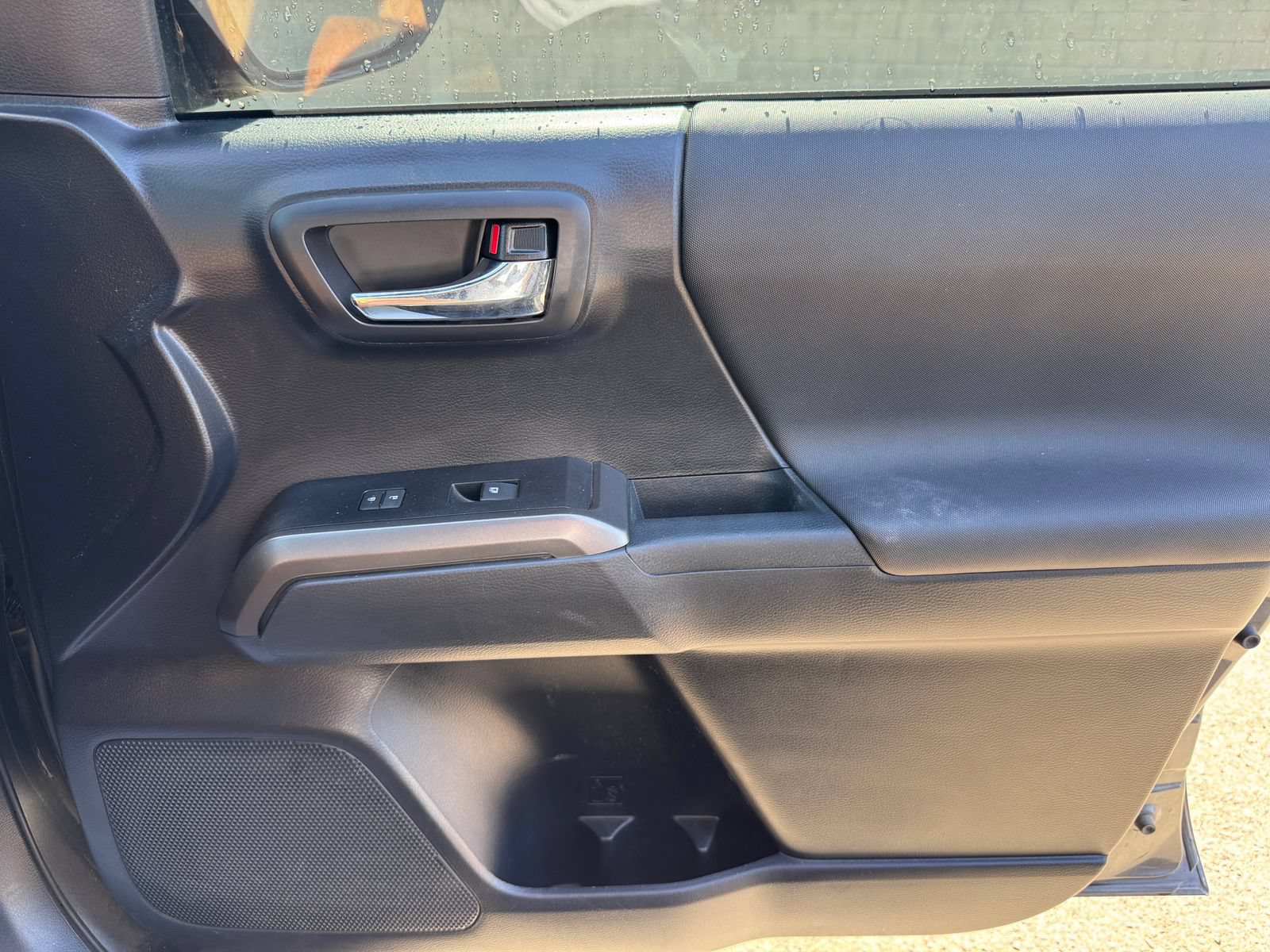 Used 2021 Toyota Tacoma TRD Off-Road w/ Technology Package AWD/4WD image 18