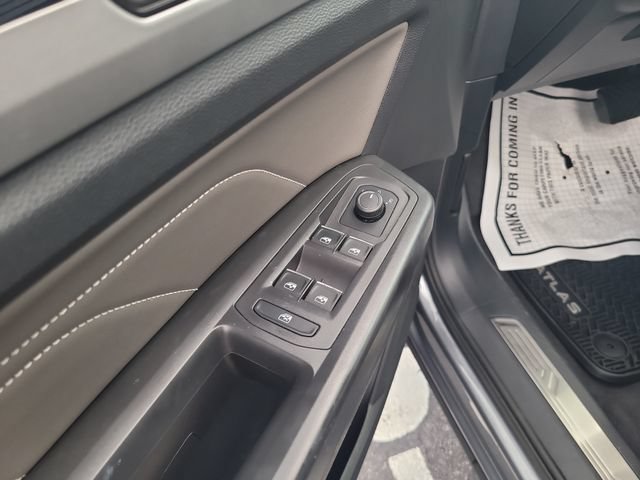 Used 2023 Volkswagen Atlas Cross Sport SEL AWD/4WD image 11