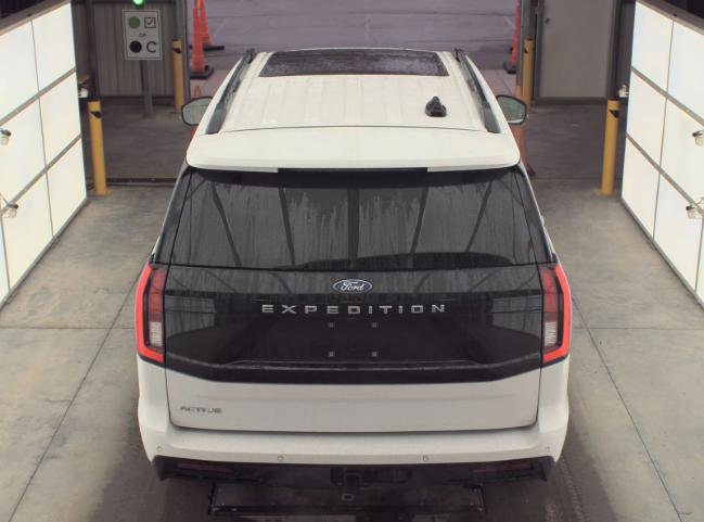 Certified 2025 Ford Expedition Active image 4