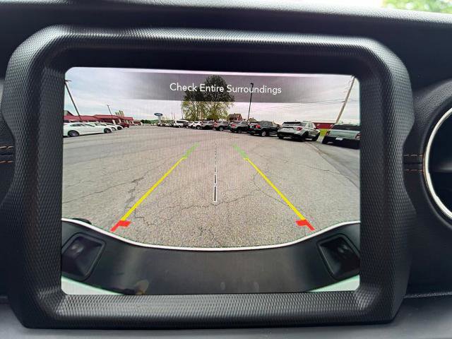 Used 2023 Jeep Gladiator Overland AWD/4WD image 17