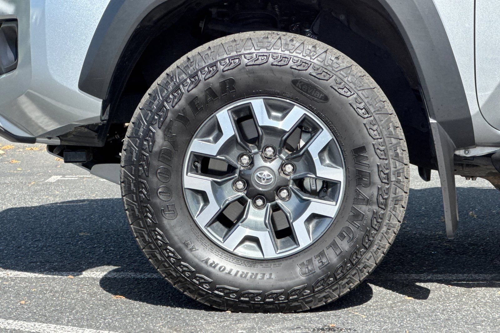 Used 2023 Toyota Tacoma TRD Off-Road w/ Technology Package AWD/4WD image 26
