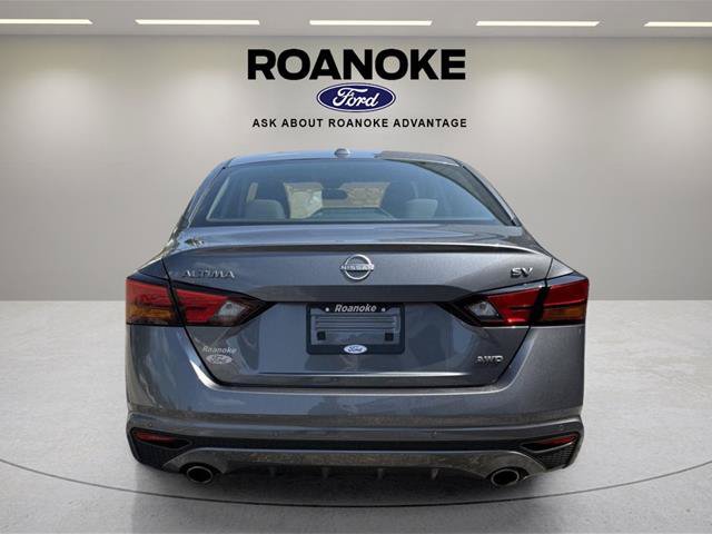 Used 2024 Nissan Altima 2.5 SV w/ SV Premium Package AWD/4WD image 16