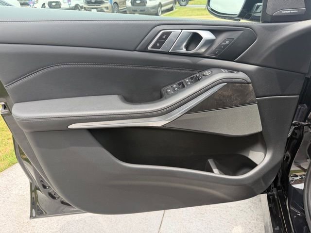 Used 2024 BMW X5 sDrive40i w/ M Sport Package RWD image 8