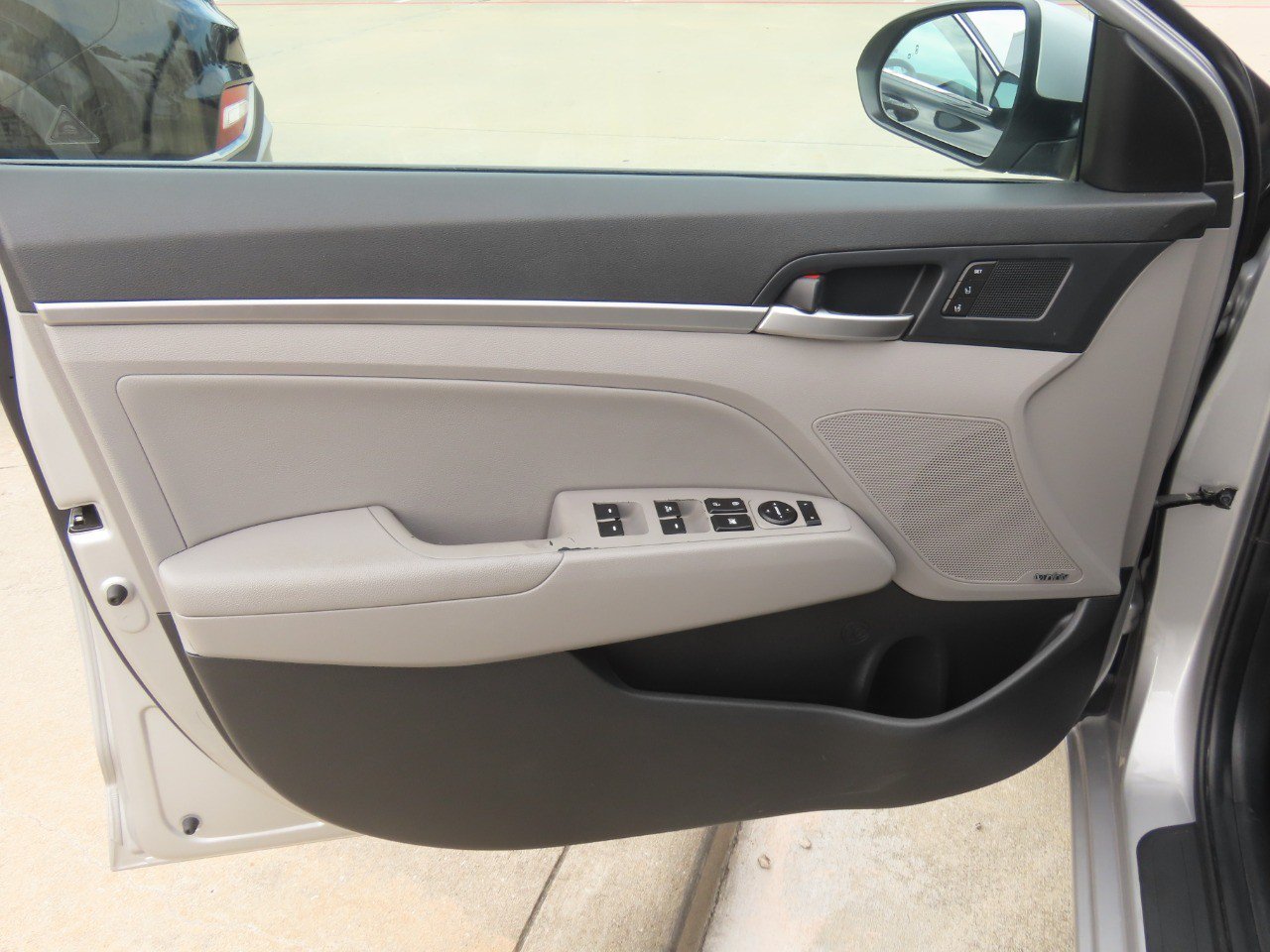 Used 2020 Hyundai Elantra Limited w/ Ultimate Package 03 FWD image 22
