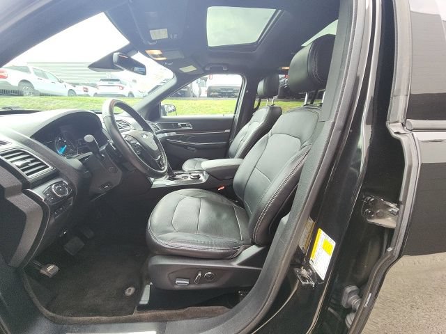 Certified 2017 Ford Explorer Limited w/ Equipment Group 301A AWD/4WD image 10