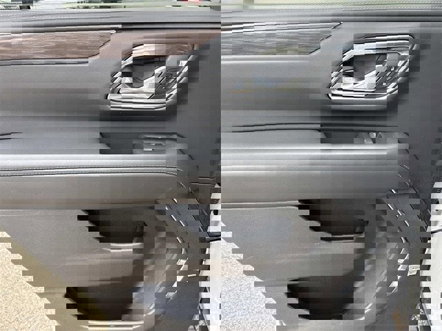 Used 2023 Chevrolet Tahoe Z71 w/ Off-Road Capability Package image 21