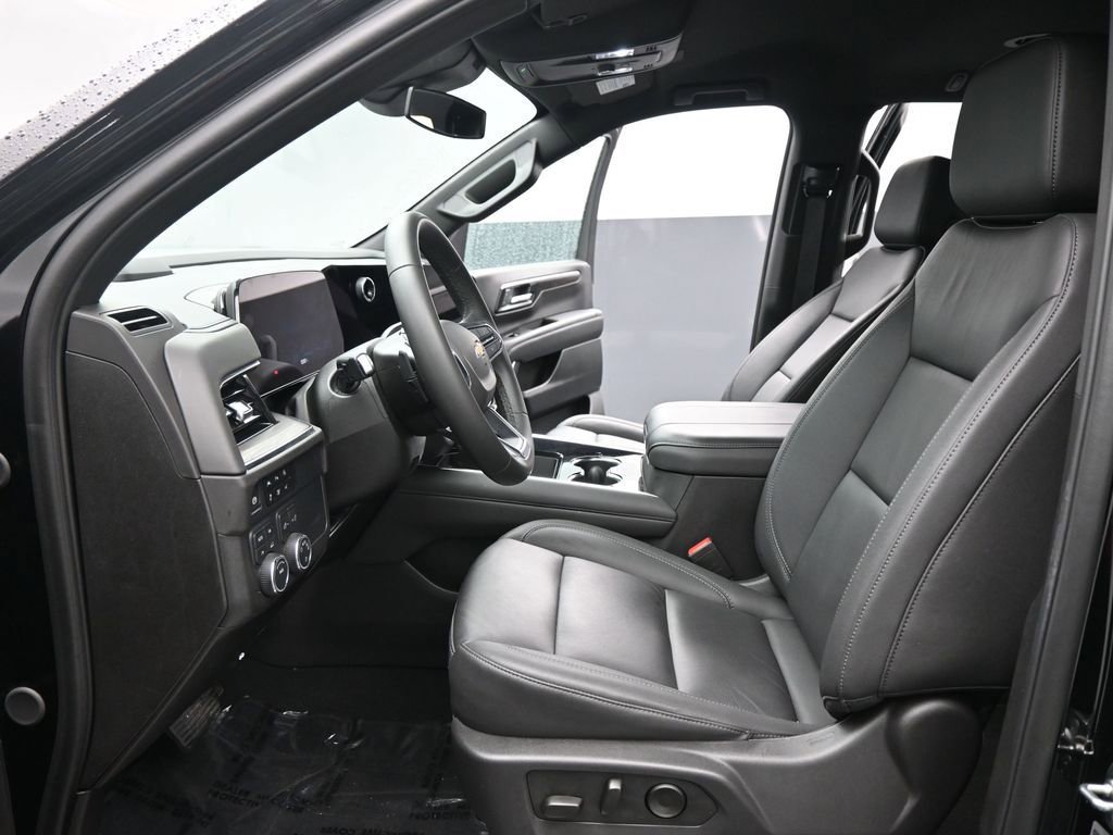 Used 2025 Chevrolet Tahoe LT image 10