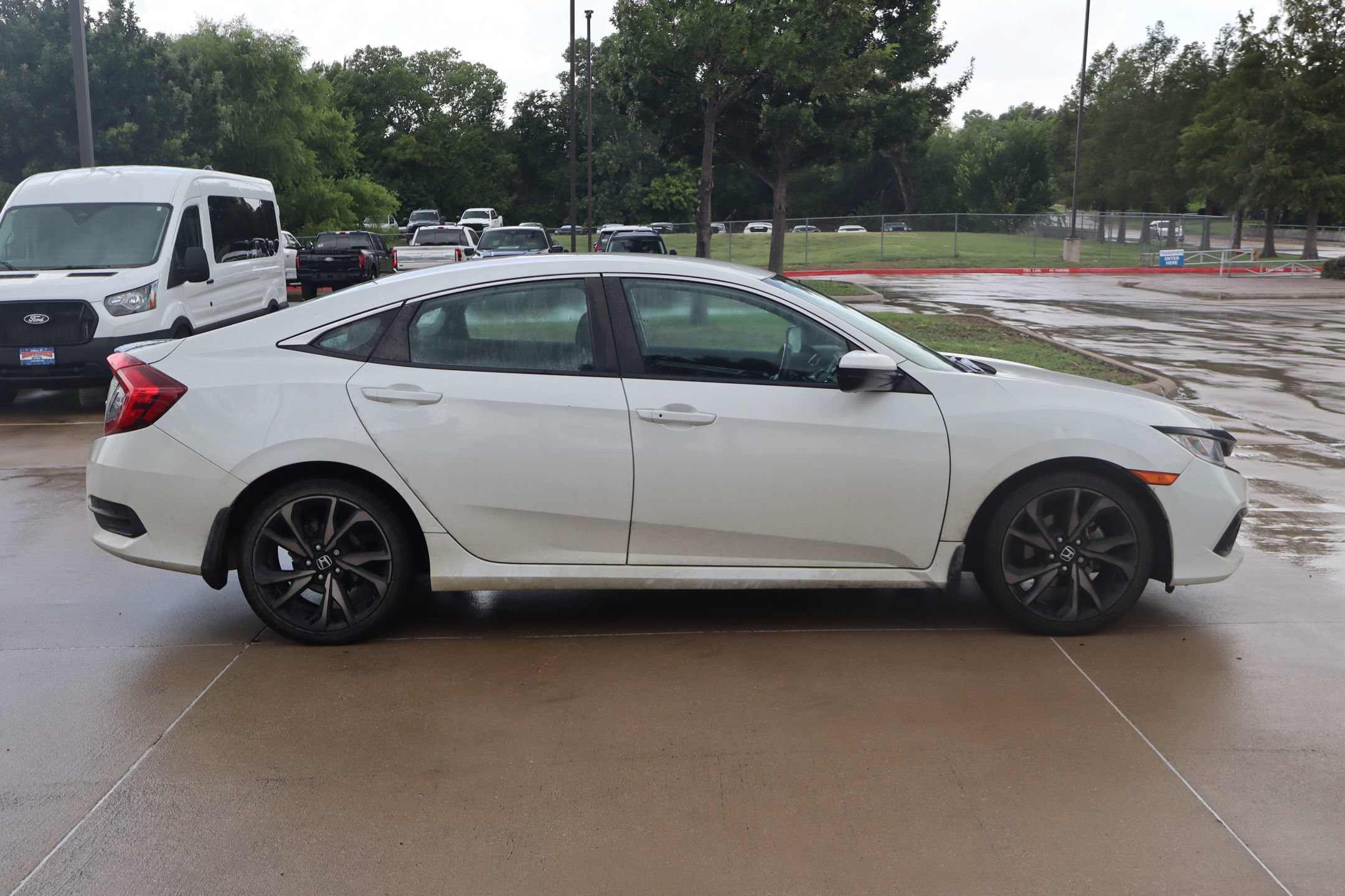 Used 2021 Honda Civic Sport image 2