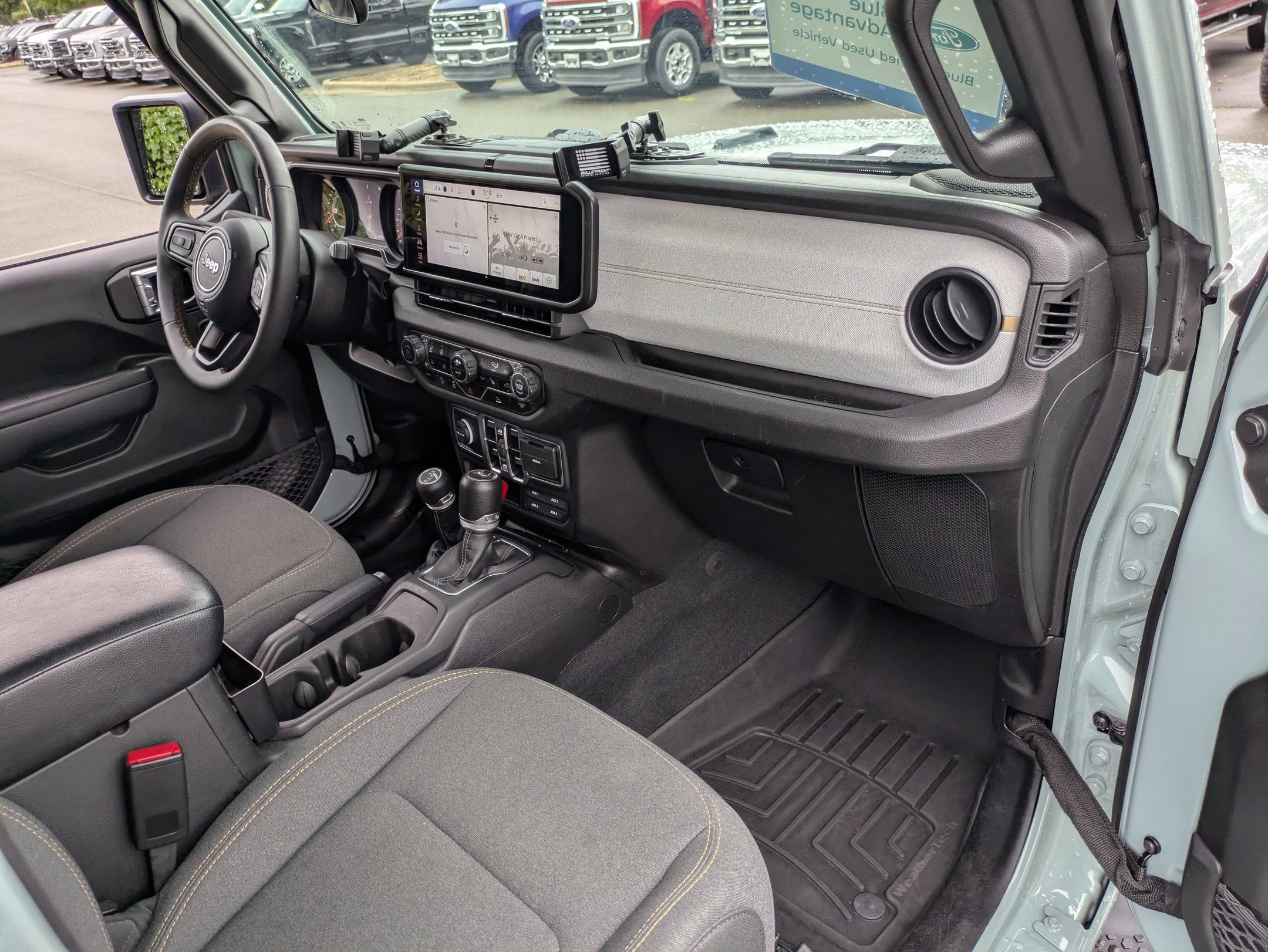 Used 2024 Jeep Wrangler Unlimited Sport AWD/4WD image 37