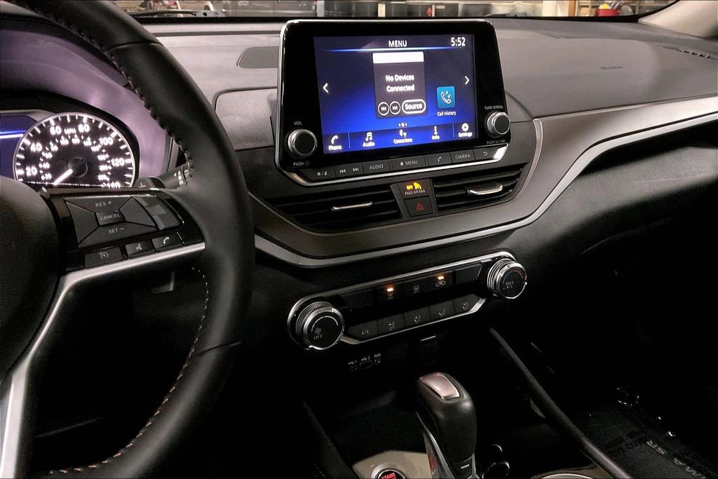 Used 2025 Nissan Altima 2.5 SR image 8