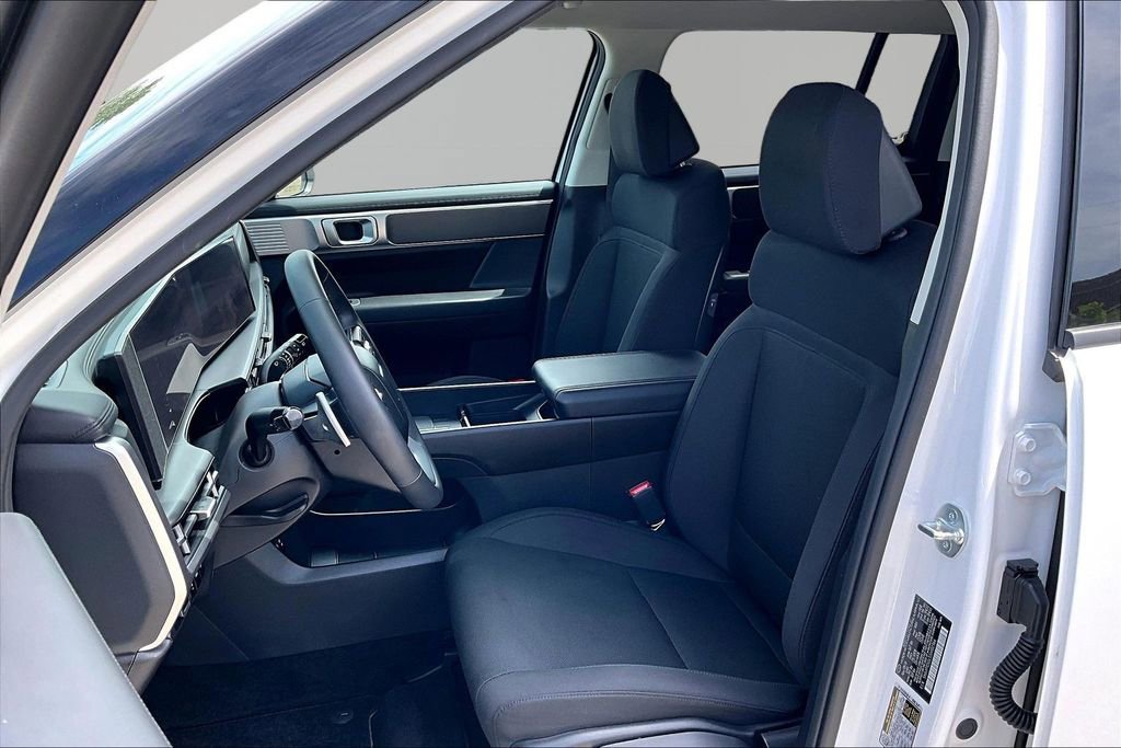 Used 2025 Hyundai Santa Fe SE AWD/4WD image 25