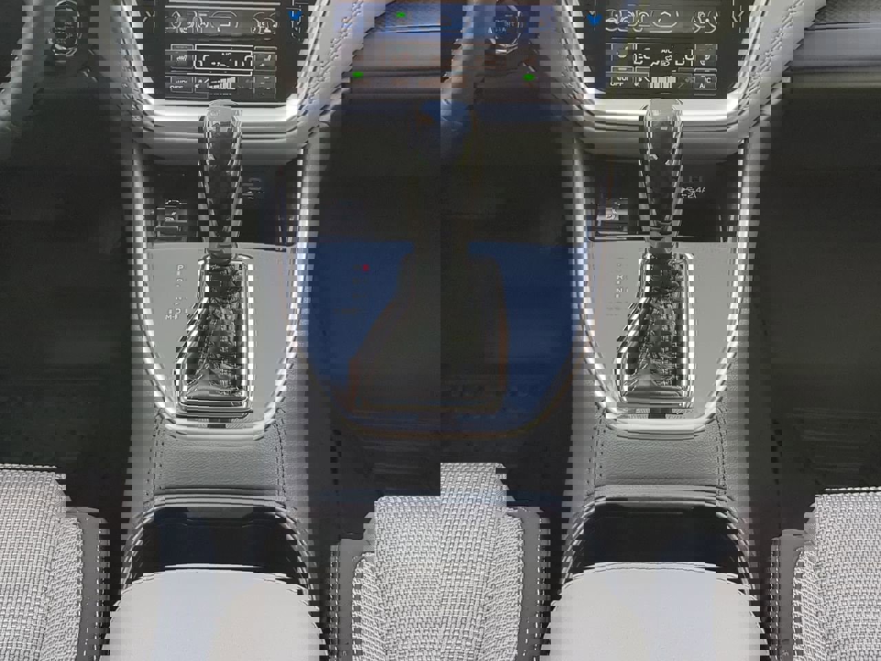 Used 2024 Subaru Outback Premium AWD/4WD image 17