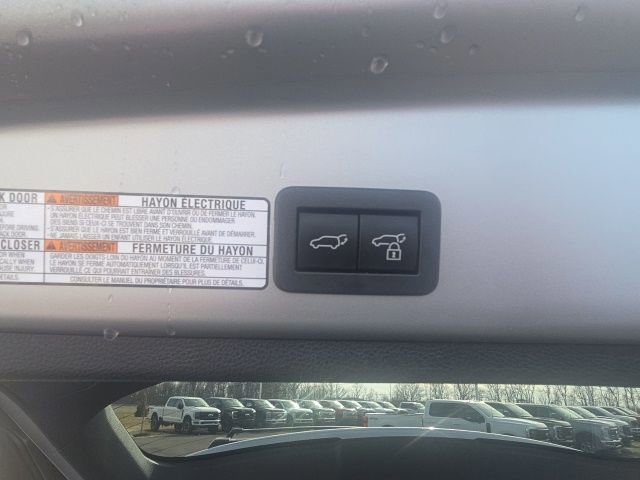 Used 2024 Toyota Corolla Cross XLE w/ Convenience Package image 18