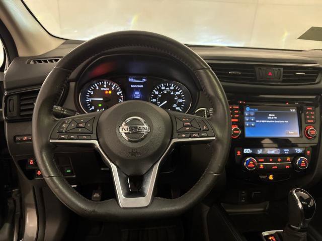 Used 2018 Nissan Rogue Sport SL w/ SL Premium Package image 11