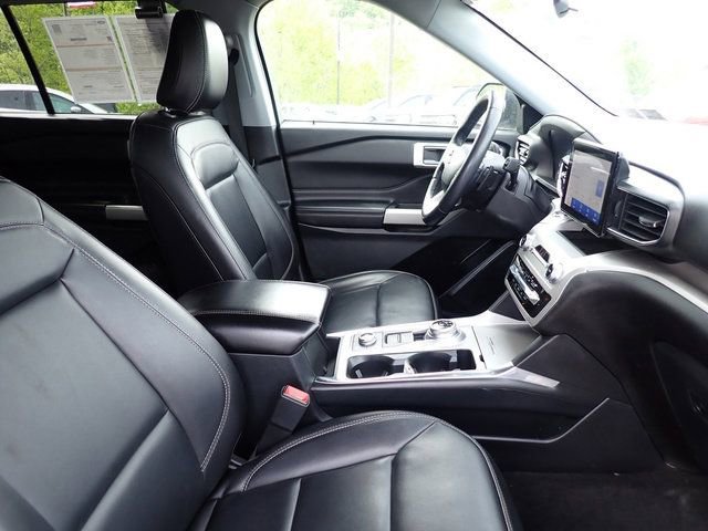 Certified 2021 Ford Explorer XLT w/ Equipment Group 202A AWD/4WD image 11