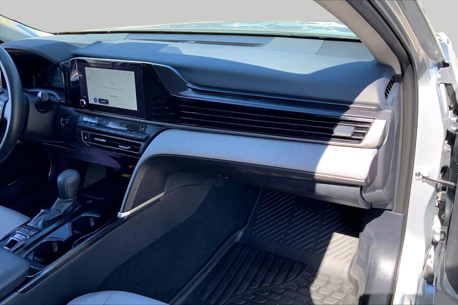 Used 2025 Toyota Camry LE FWD image 17
