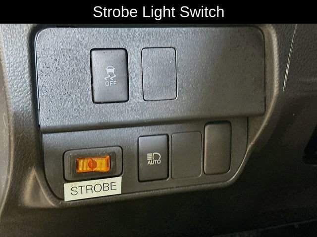 Used 2022 Toyota Tacoma SR AWD/4WD image 8