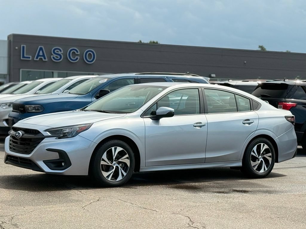 Used 2025 Subaru Legacy Premium AWD/4WD image 1