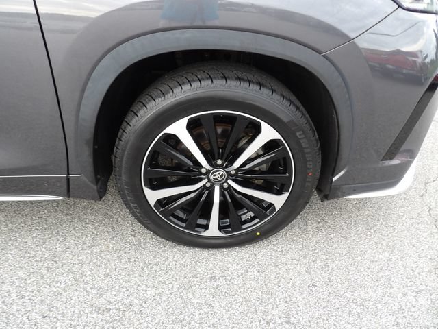 Used 2022 Toyota Highlander XSE AWD/4WD image 10