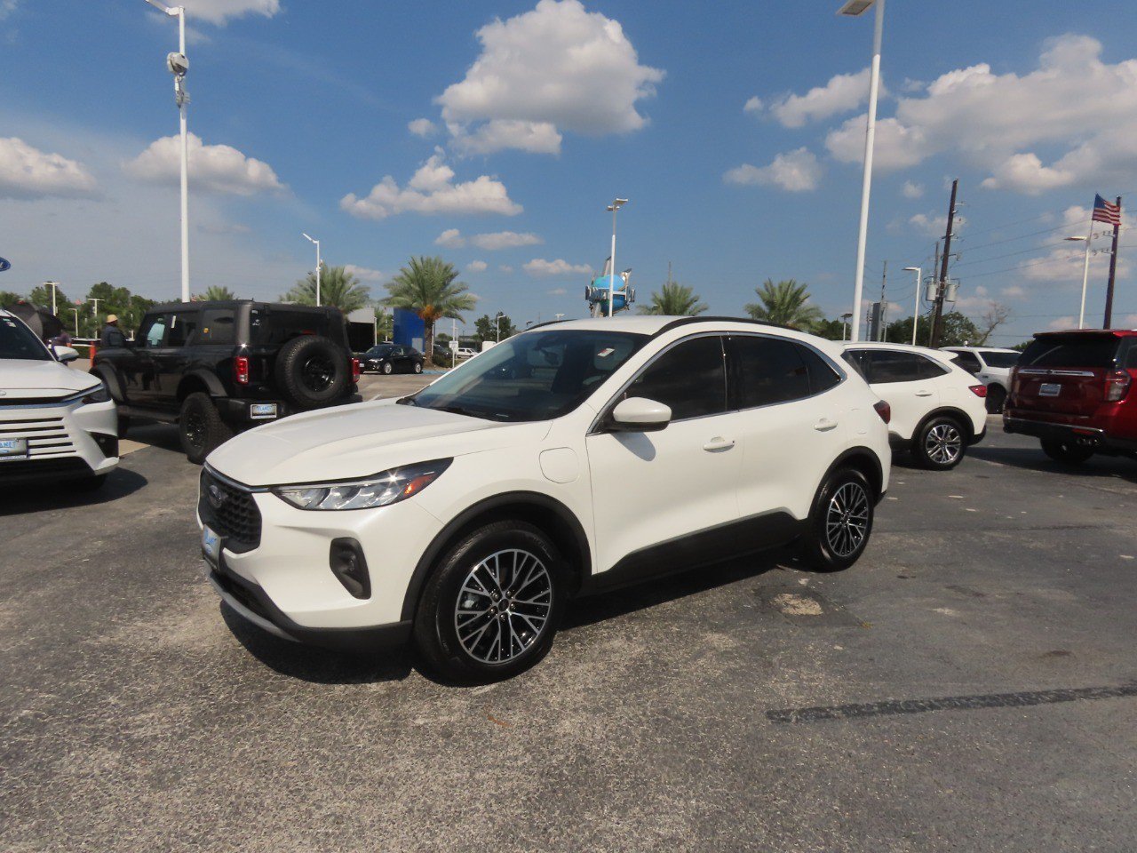 Certified 2025 Ford Escape SE FWD image 2