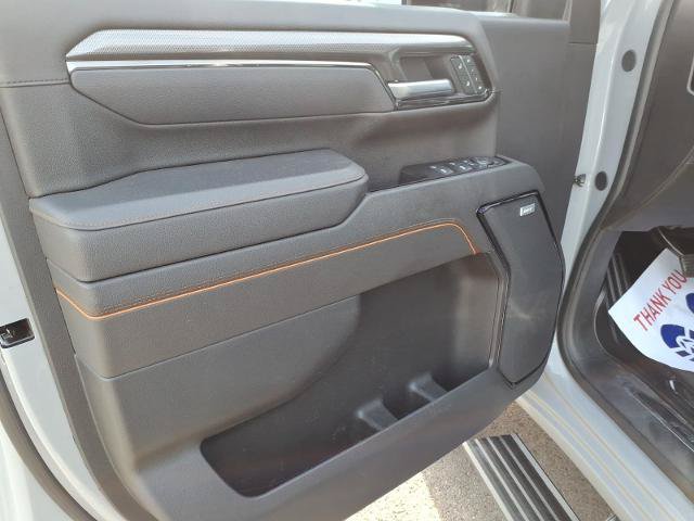 Used 2025 GMC Sierra 2500 AT4 w/ AT4 Premium Plus Package AWD/4WD image 8