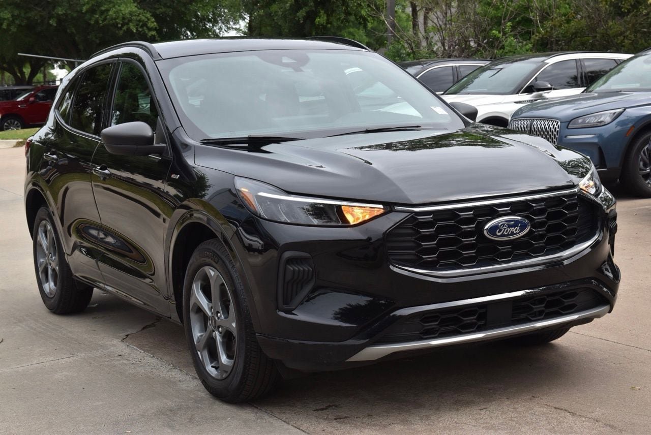 Certified 2024 Ford Escape ST-Line w/ Tech Pack #1 AWD/4WD image 11