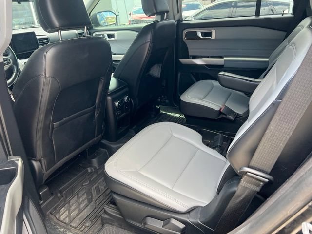 Certified 2021 Ford Explorer XLT w/ Equipment Group 202A RWD image 7