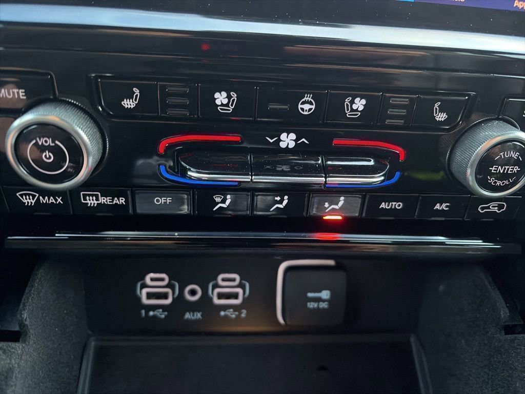 Used 2022 Jeep Grand Cherokee L Overland w/ Advanced Protech Group III image 17