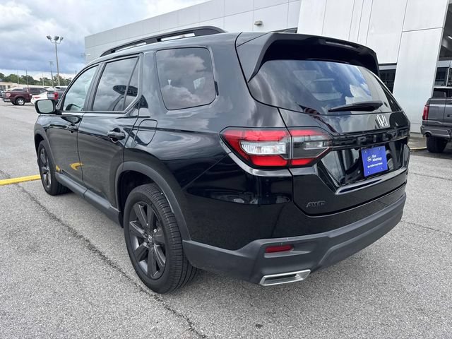 Used 2023 Honda Pilot Sport image 7