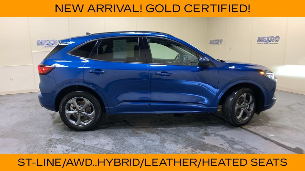 Certified 2023 Ford Escape ST-Line Select w/ Tech Pack #2 AWD/4WD image 2