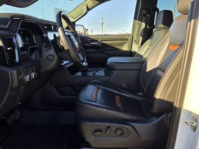 Used 2023 GMC Sierra 1500 AT4 AWD/4WD image 5