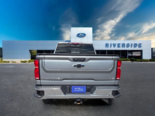 Used 2025 Chevrolet Silverado 2500 LTZ w/ LTZ Plus Package AWD/4WD image 6