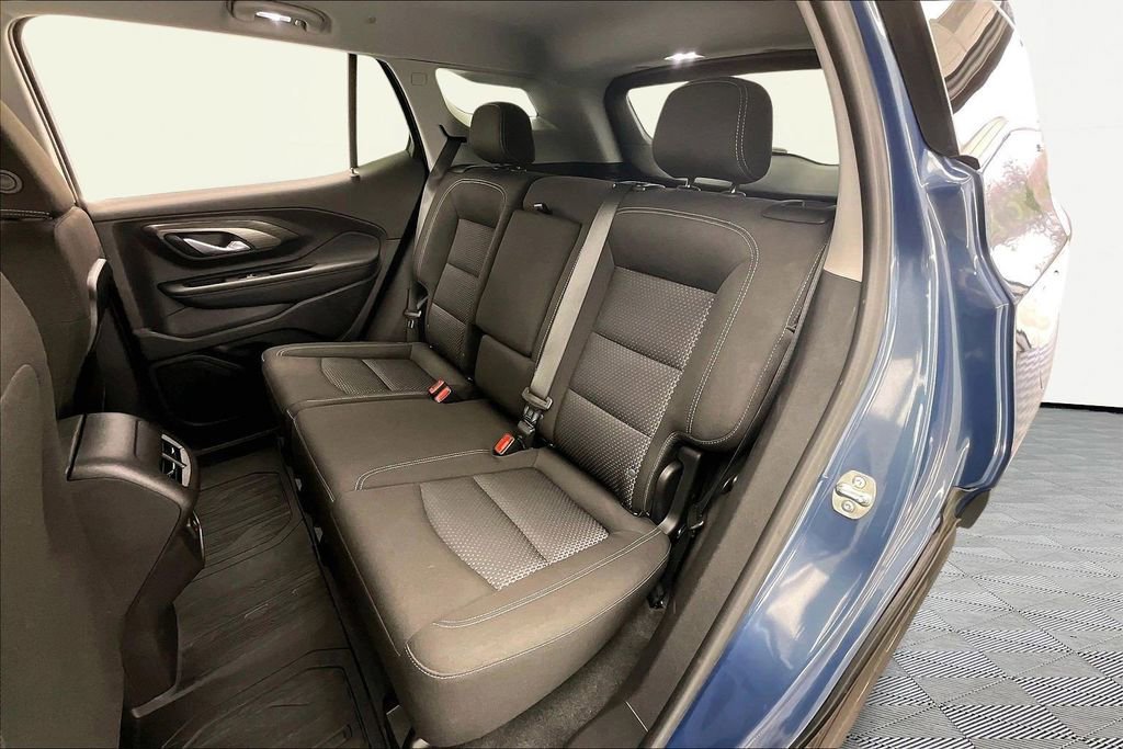 Used 2024 GMC Terrain SLE w/ Driver Convenience Package image 26