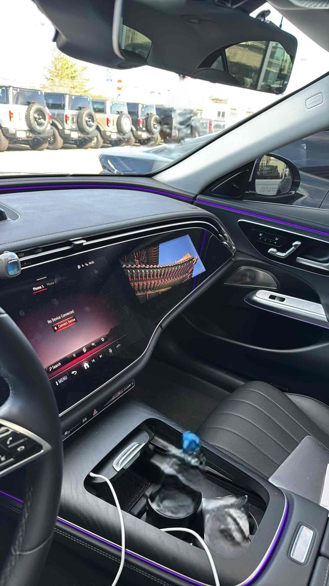 Used 2025 Mercedes-Benz E 350 4MATIC Sedan image 9