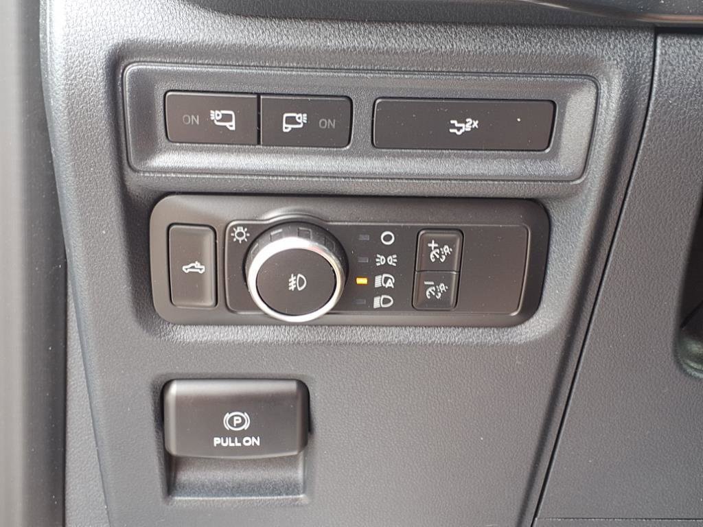 Certified 2022 Ford F150 XLT w/ Equipment Group 302A High image 16