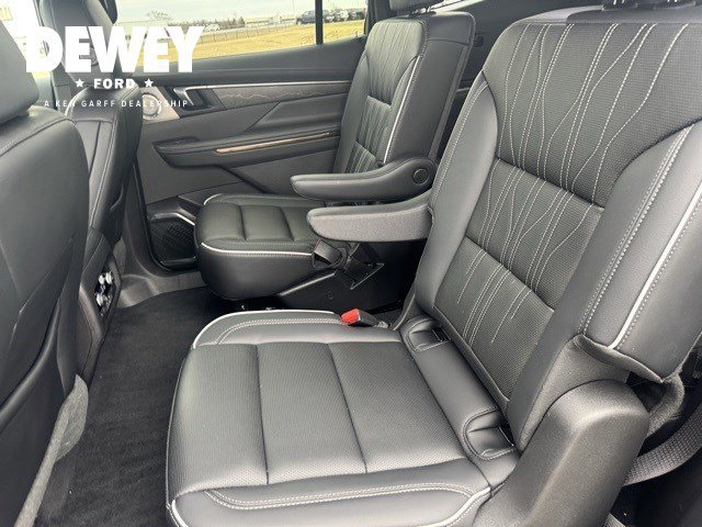 Used 2025 Buick Enclave Avenir w/ Trailering Package, 5000 lbs. image 27