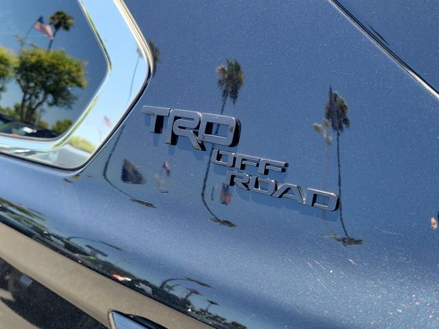 Used 2023 Toyota Sequoia SR5 w/ SR5 Premium Package AWD/4WD image 26