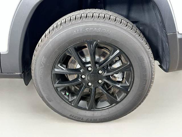 Used 2023 Jeep Cherokee Altitude Lux AWD/4WD image 8
